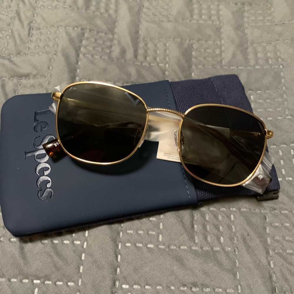 Brand new pair of Le Specs sunglasses with case